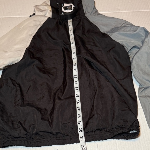 Vintage Fila Kids Hooded Windbreaker Full Zip Jacket Youth Size 10-12 Hoodie - Picture 5 of 10